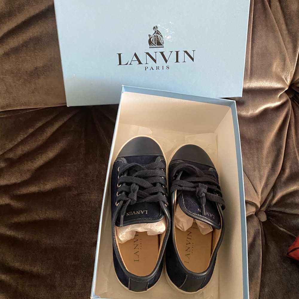 Boys shoes